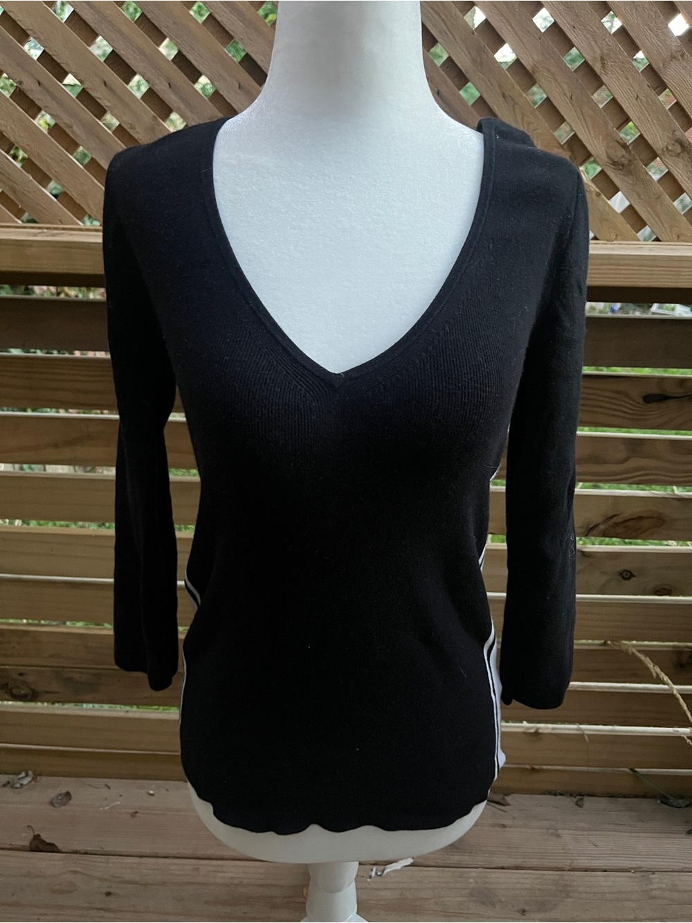 Express Black V-Neck Long Sleeve Knit Top
